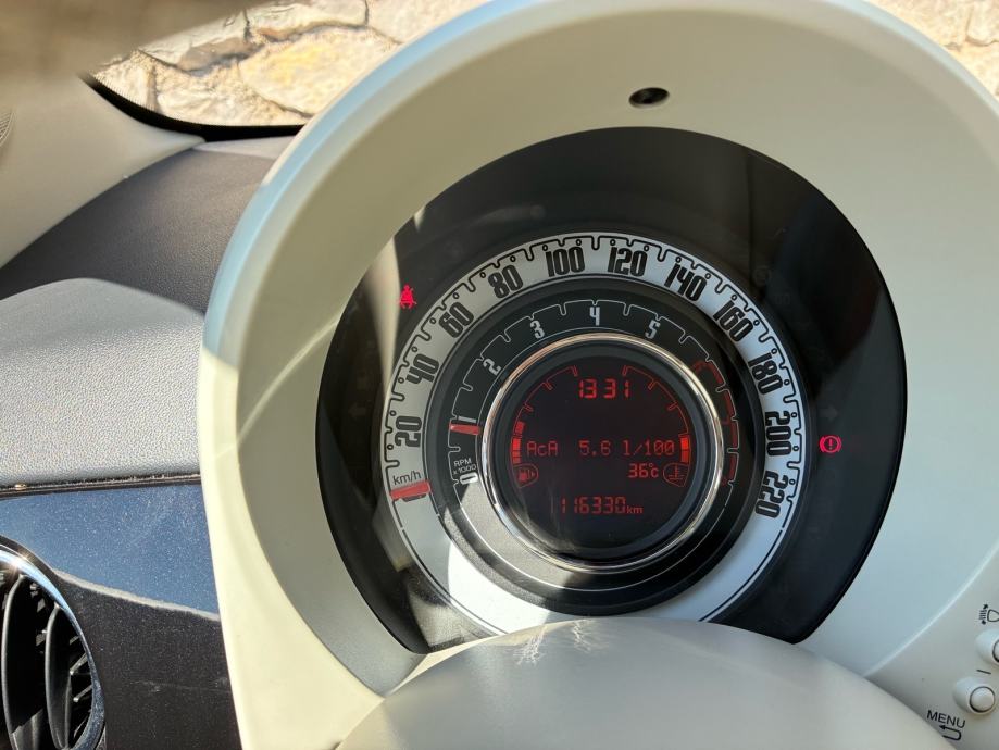 Fiat 500 1.2 Lounge, fotografija 9