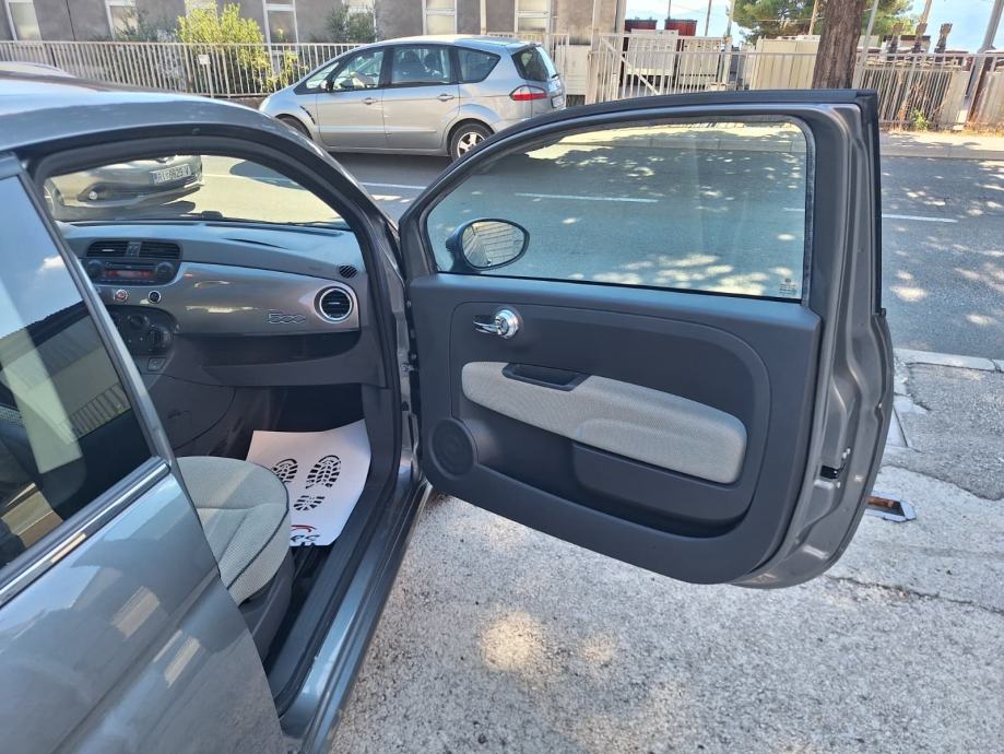 Fiat 500 500 1,2 8V PANORAMSKI KROV(‼️83.000 Km), fotografija 14