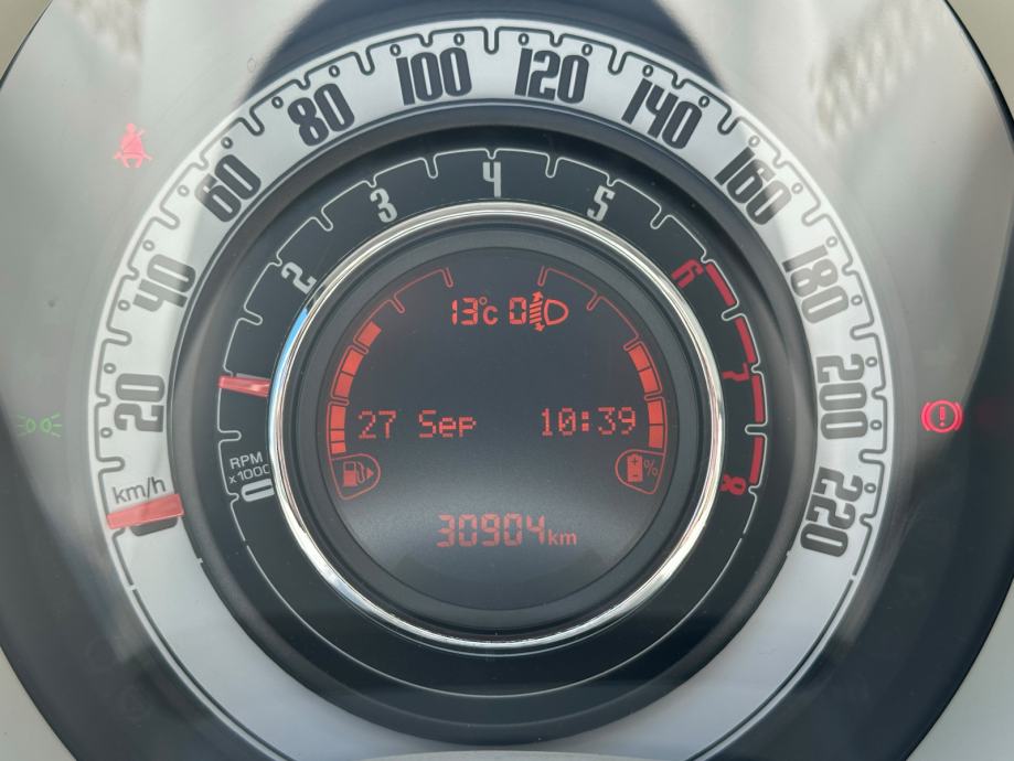 FIAT 500 DOLCEVITA HYBRID 30.900 km PANORAMA TOP OPREMA, fotografija 13