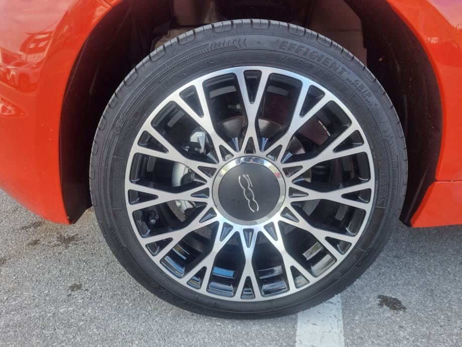 Fiat 500C 1.0 MHEV Dolcevita - SAMO 4.992km - CABRIO, fotografija 12