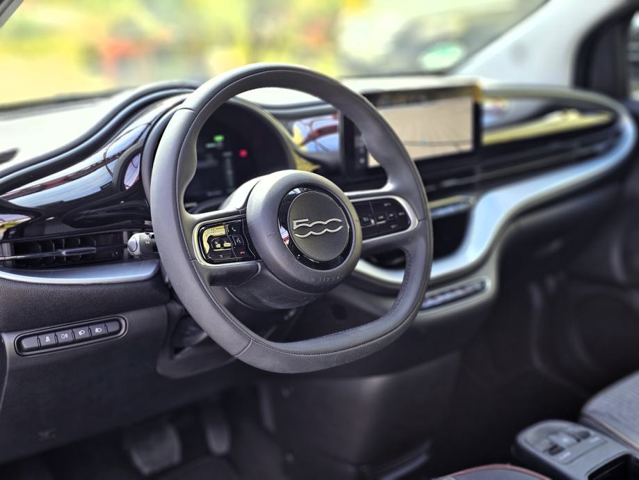 FIAT*500EV*2023G*70KW*29145km*ICON*LED*ALU*NAVI*TOUCH"10*VIRTUAL*14990, fotografija 18