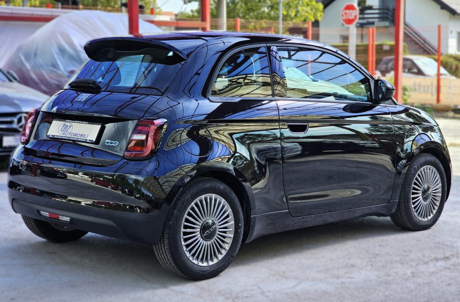 FIAT*500EV*2023G*70KW*29145km*ICON*LED*ALU*NAVI*TOUCH"10*VIRTUAL*14990, fotografija 8