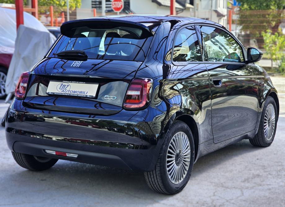 FIAT*500EV*2023G*70KW*29145km*ICON*LED*ALU*NAVI*TOUCH"10*VIRTUAL*14990, fotografija 9