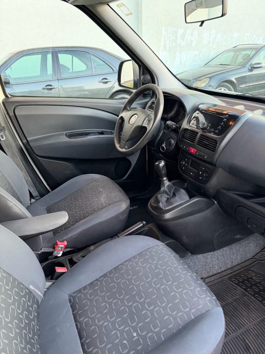 FIAT DOBLO MAXI 1.3 MultiJet, fotografija 11