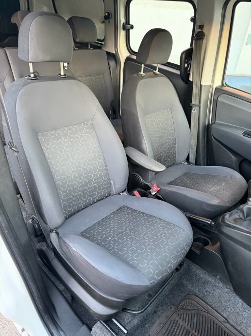 FIAT DOBLO MAXI 1.3 MultiJet, fotografija 12