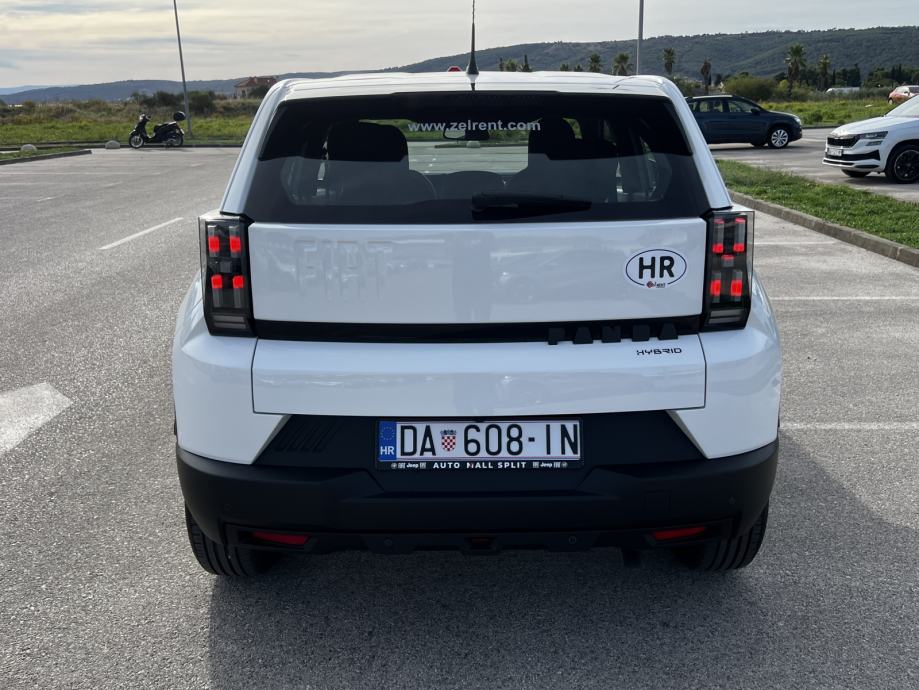 Fiat Grande Panda 1.2 110 e-Hybrid Icon automatik ***DOSTUPNO ODMAH***, fotografija 4