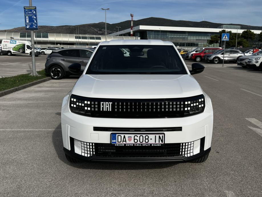 Fiat Grande Panda 1.2 110 e-Hybrid Icon automatik ***DOSTUPNO ODMAH***, fotografija 8