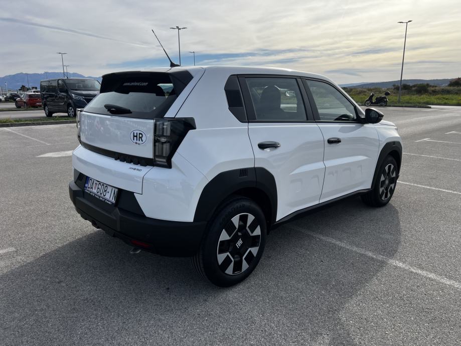Fiat Grande Panda 1.2 110 e-Hybrid Icon automatik ***DOSTUPNO ODMAH***, fotografija 5