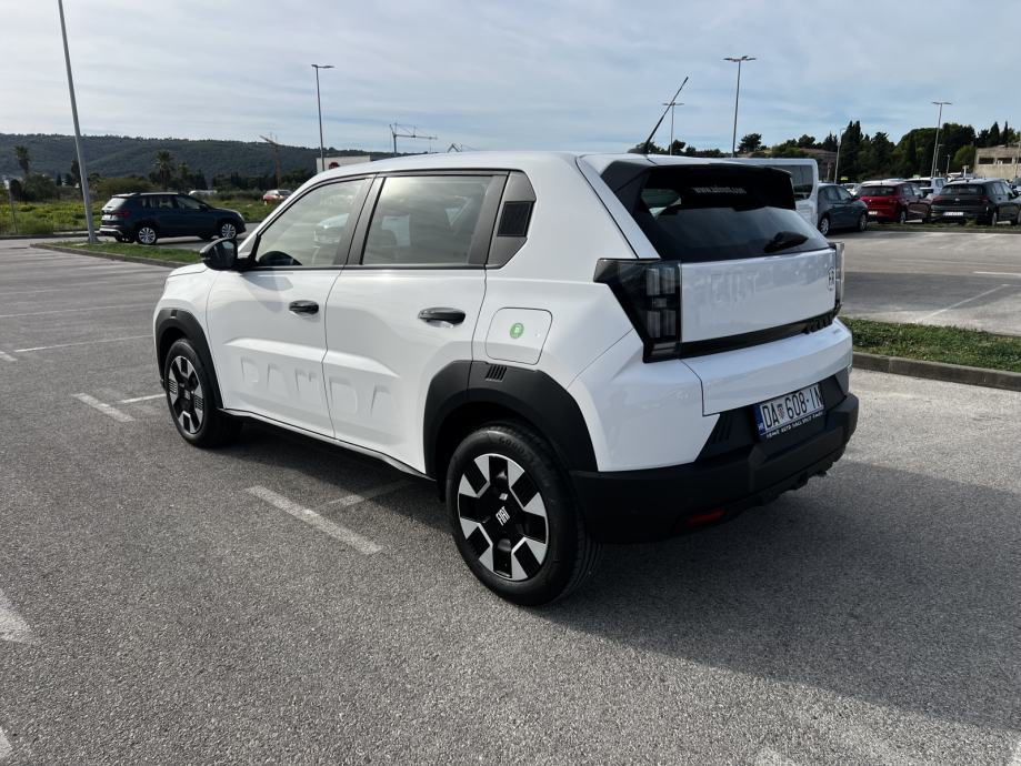 Fiat Grande Panda 1.2 110 e-Hybrid Icon automatik ***DOSTUPNO ODMAH***, fotografija 3