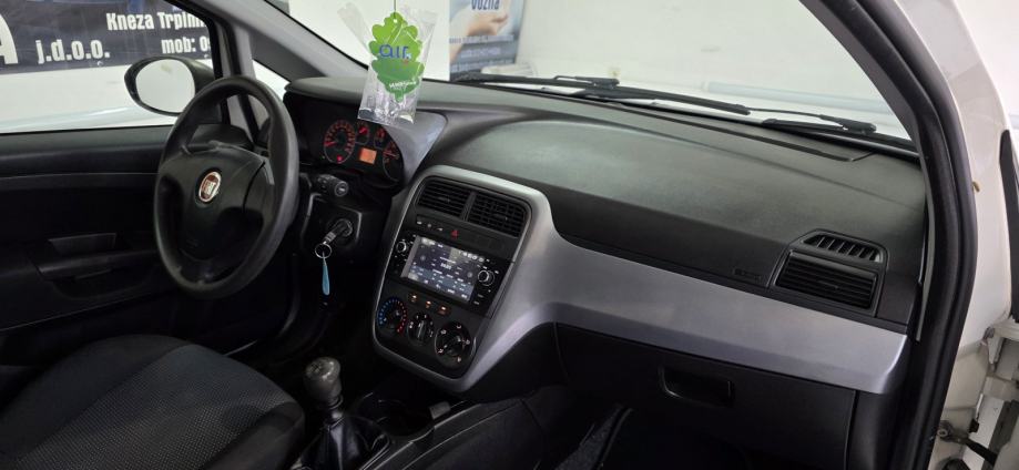 Fiat Grande Punto 1,2 8V ODLIČNO STANJE, fotografija 17