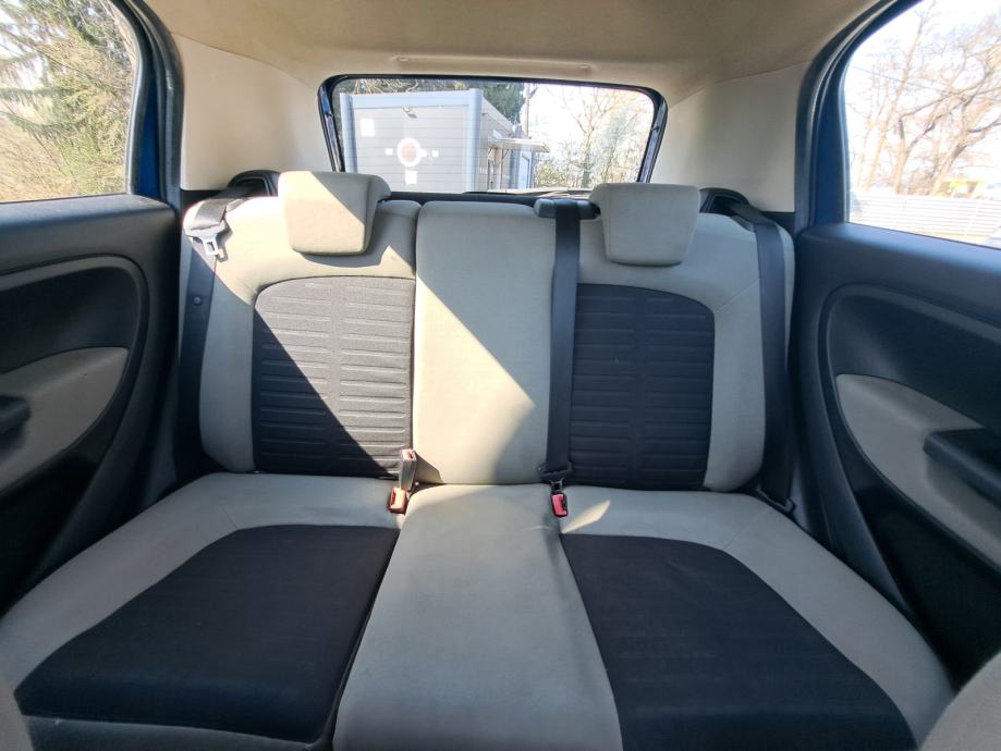 Fiat Grande Punto 1.4 - nove gume, akumulator, zupčasti remen, fotografija 6