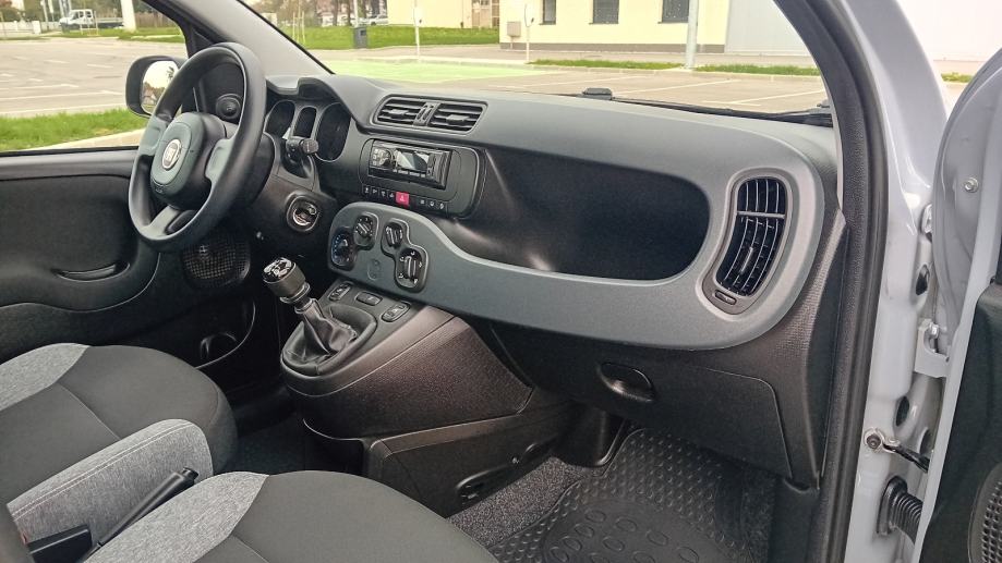 Fiat Panda 1.0 Hybrid HR VOZILO reg 06/27 JAMSTVO 12 MJ., fotografija 7