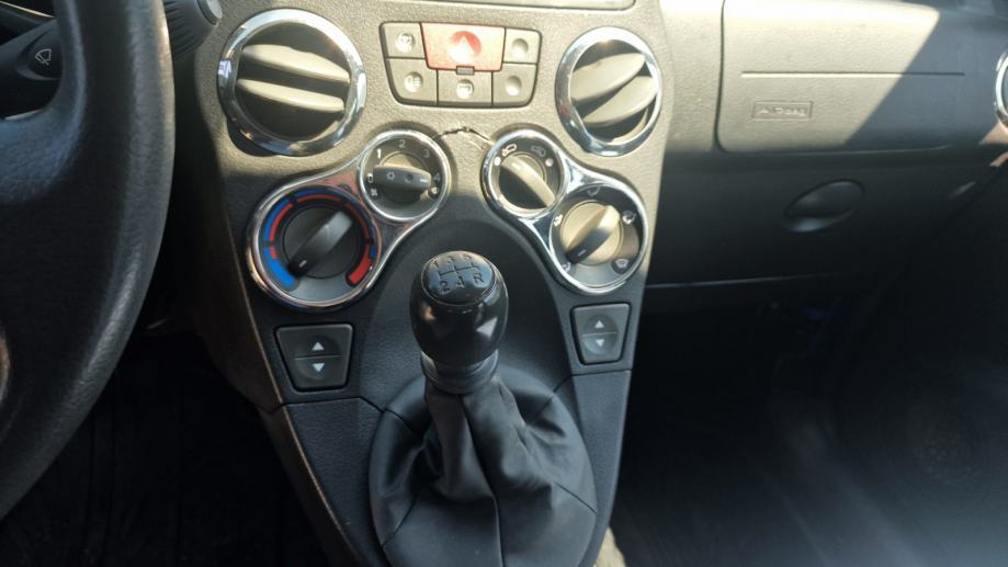 Fiat Panda 1,2 Magnifica. KLIMA, NOVI AUSPUH I ISPUSNI SUSTAV, fotografija 6