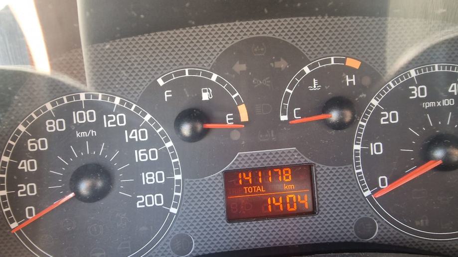 Fiat Panda 1,2 Magnifico KLIMA, NOVI AUSPUH I ISPUSNI SUSTAV, fotografija 11