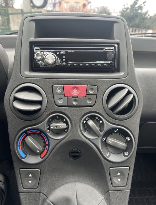 Fiat Panda 1,2, fotografija 10