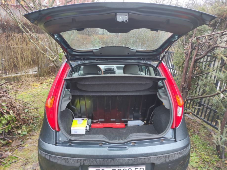 Fiat Punto 1.2, 2003. g., 44kW, klima, fotografija 8