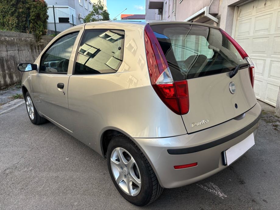 Fiat Punto 1.2 benzin, samo 97ooo kilometara, servo, klima, servisna, fotografija 5