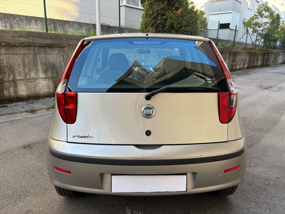 Fiat Punto 1.2 benzin, samo 97ooo kilometara, servo, klima, servisna, fotografija 4