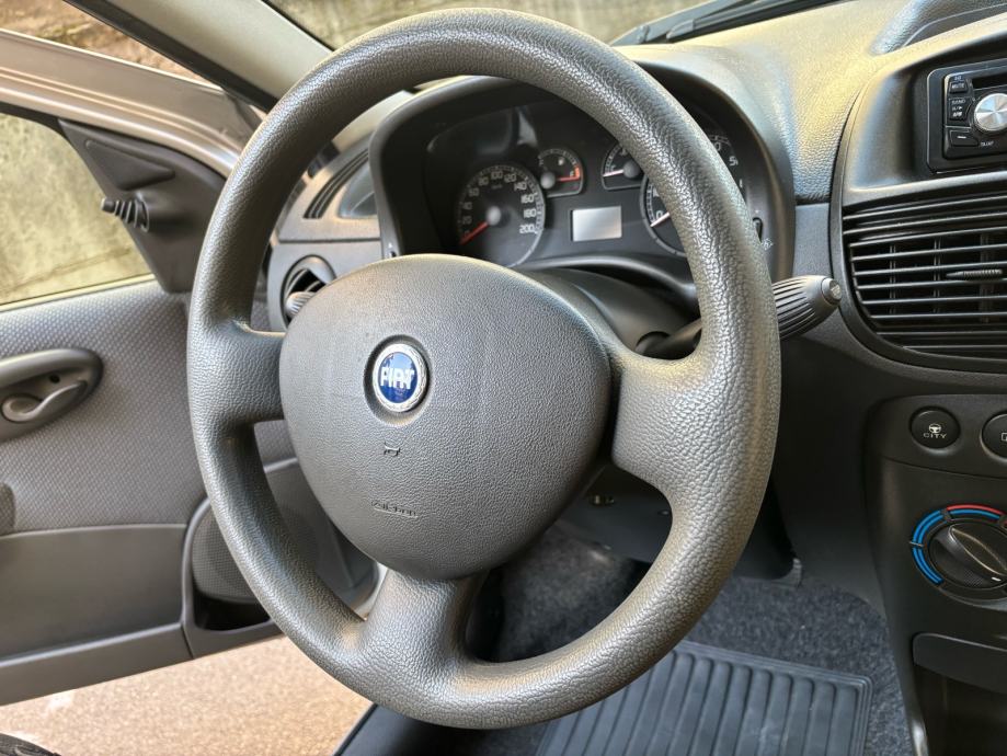Fiat Punto 1.2 benzin, samo 97ooo kilometara, servo, klima, servisna, fotografija 13