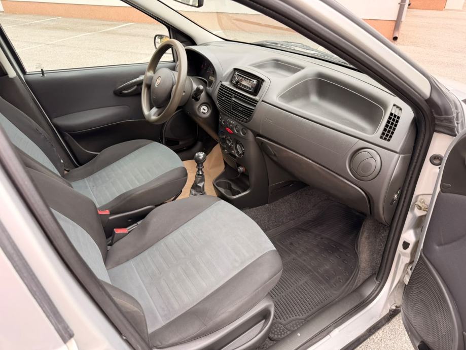 Fiat Punto 1,2 KLIMA AUTO DOBAR BEZ ULOGA, fotografija 16