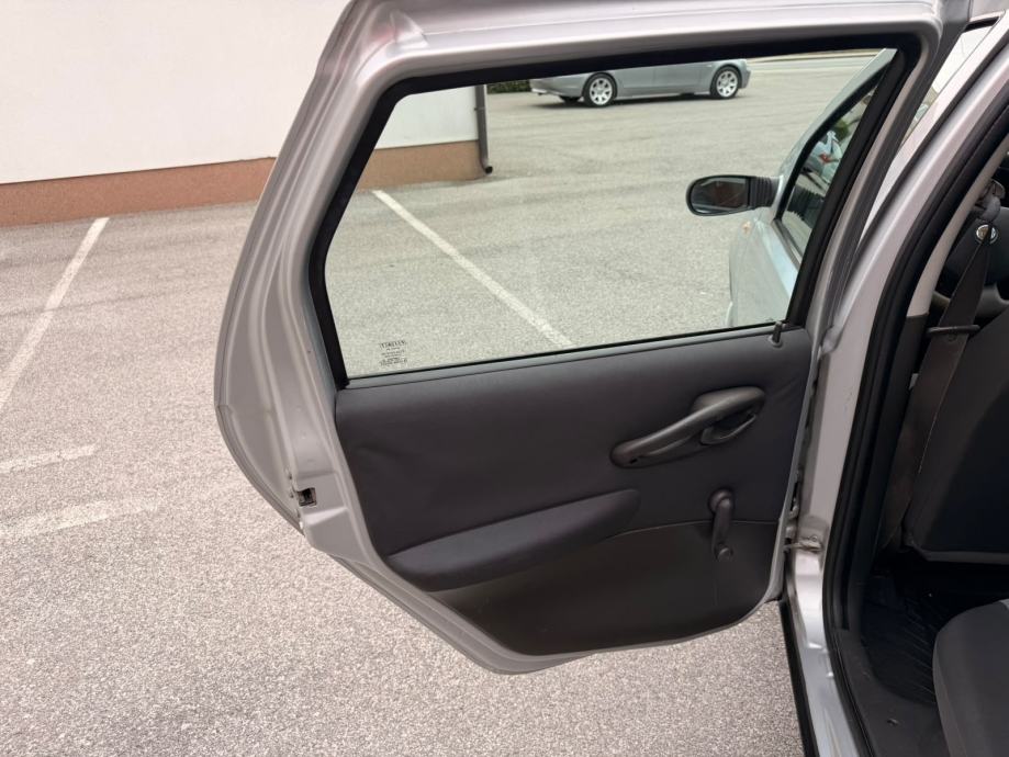 Fiat Punto 1,2 KLIMA AUTO DOBAR BEZ ULOGA, fotografija 18
