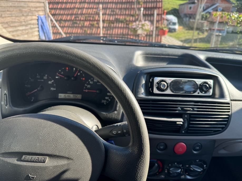 Fiat Punto 1,2, fotografija 5