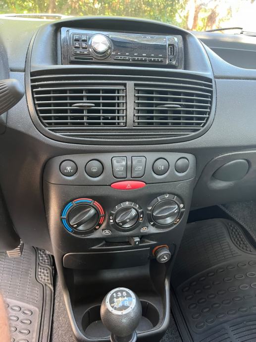Fiat Punto 1,2, fotografija 9