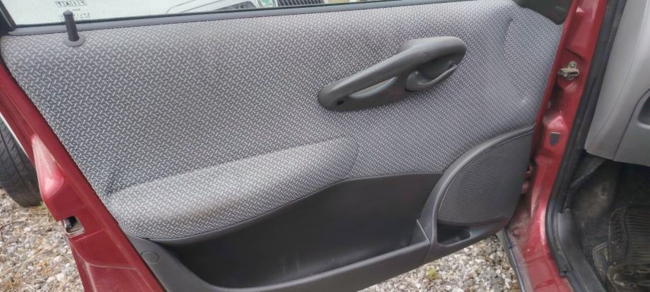 Fiat Punto 1,2, fotografija 5