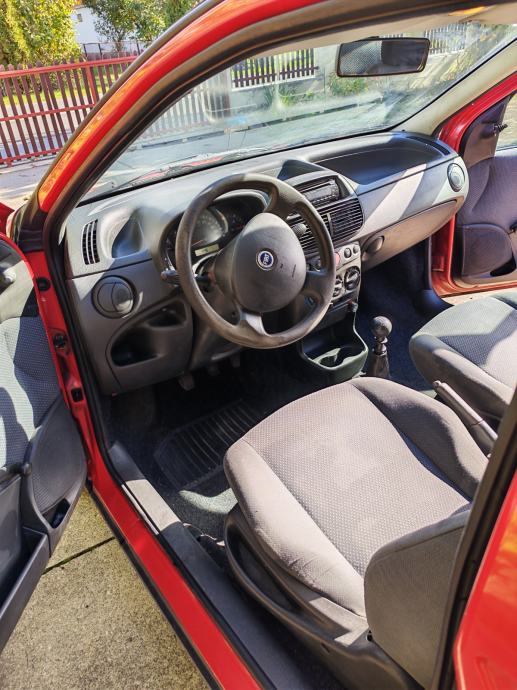 Fiat Punto 1,2, fotografija 8