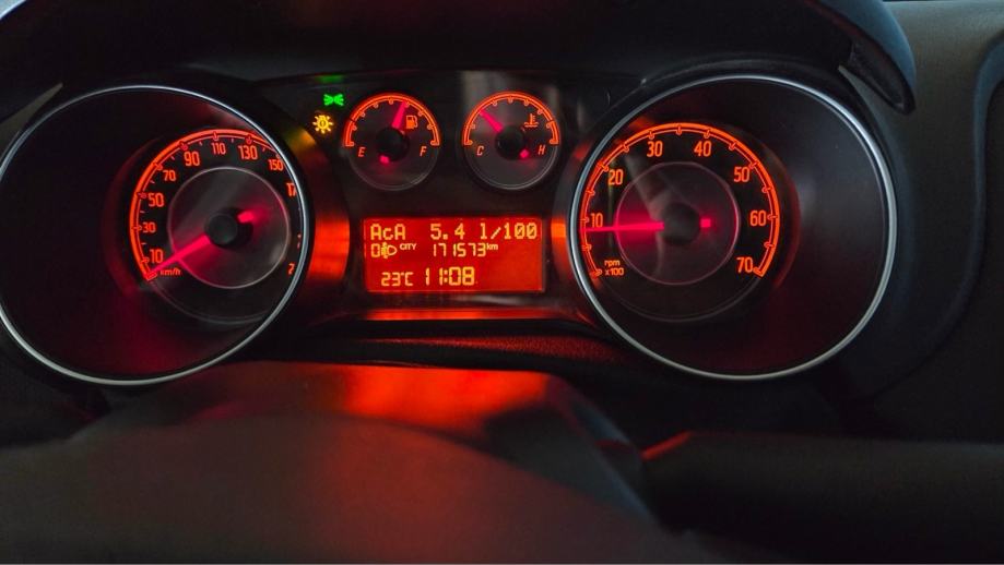 Fiat Punto 1.3 Mjet, fotografija 16