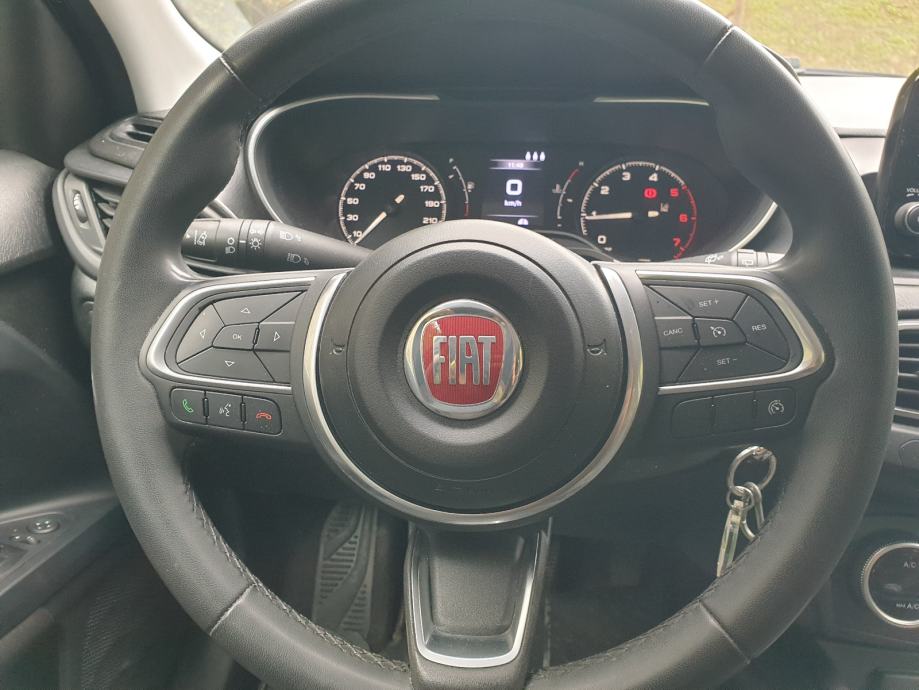 Fiat Tipo 1,6 Multijet,servisna,Hr.auto, fotografija 8