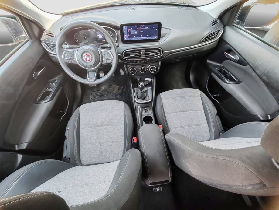 FIAT TIPO CROSS 1.6 JTD 130 KS *VOZILO S JAMSTVOM*, fotografija 12