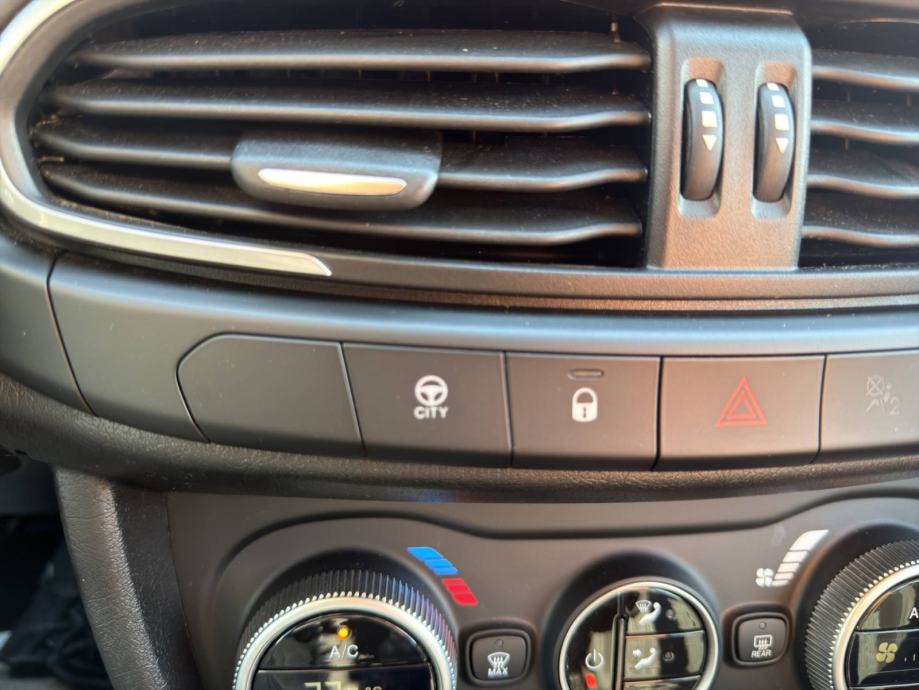 FIAT TIPO SW 1.6 JTD 130 KS *TVORNIČKO JAMSTVO*, fotografija 19