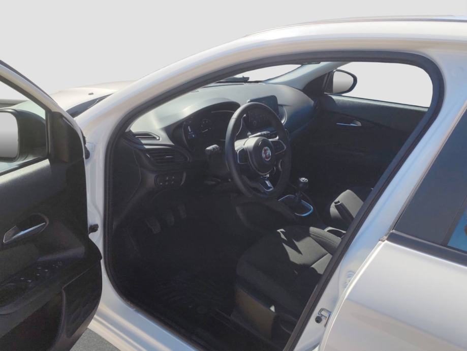 FIAT TIPO SW 1.6 MJET 130 KS *TVORNIČKO JAMSTVO*, fotografija 11