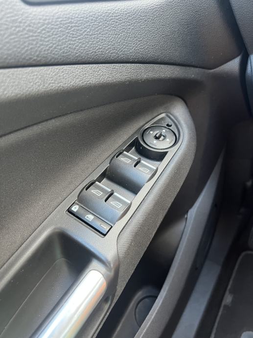 Ford C-Max 1,5 TDCi 77KW TIATNIUM 114000km SERVISNA 099/3445542, fotografija 16