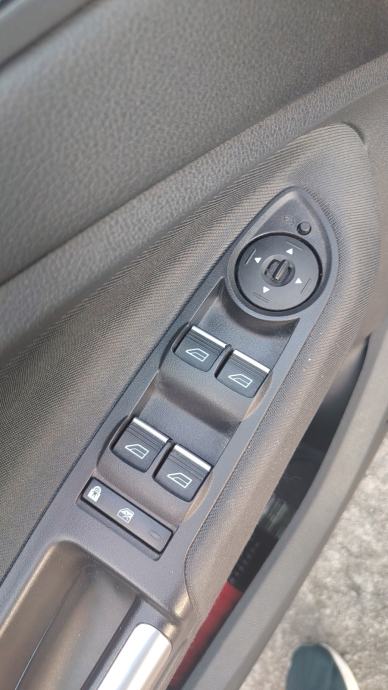 Ford C-Max 1,5 TDCi Titanium, fotografija 13