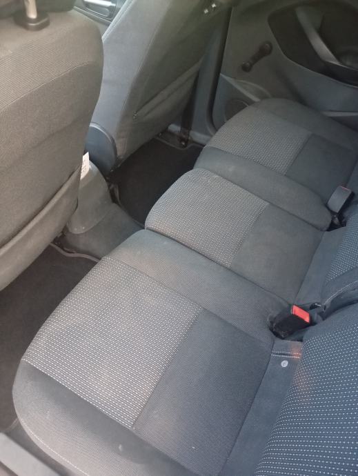 Ford C-Max 1,6 dizel uredan i ispravan vlasnik 4 godine, fotografija 15