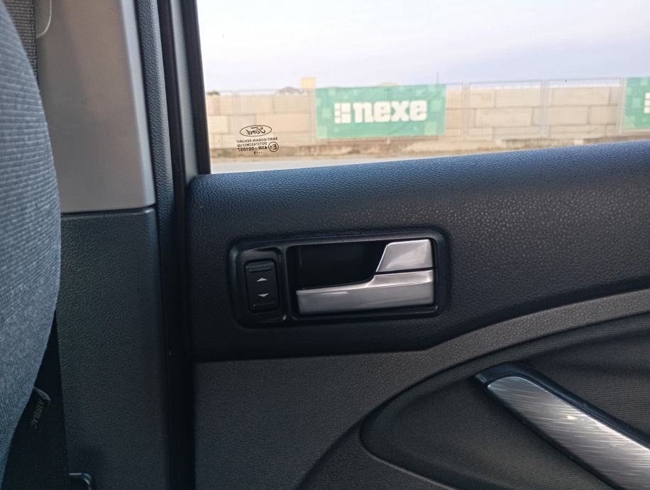 Ford C-Max, fotografija 9