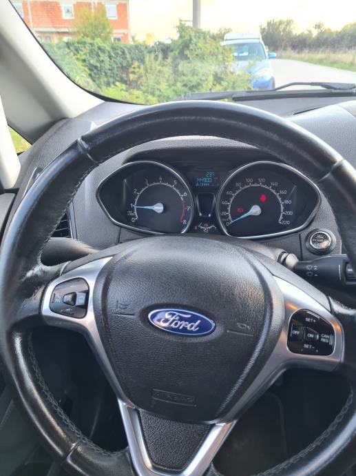 Ford Ecosport 1,0 GTDi 144.000km Keyless Dva kljuca, fotografija 17