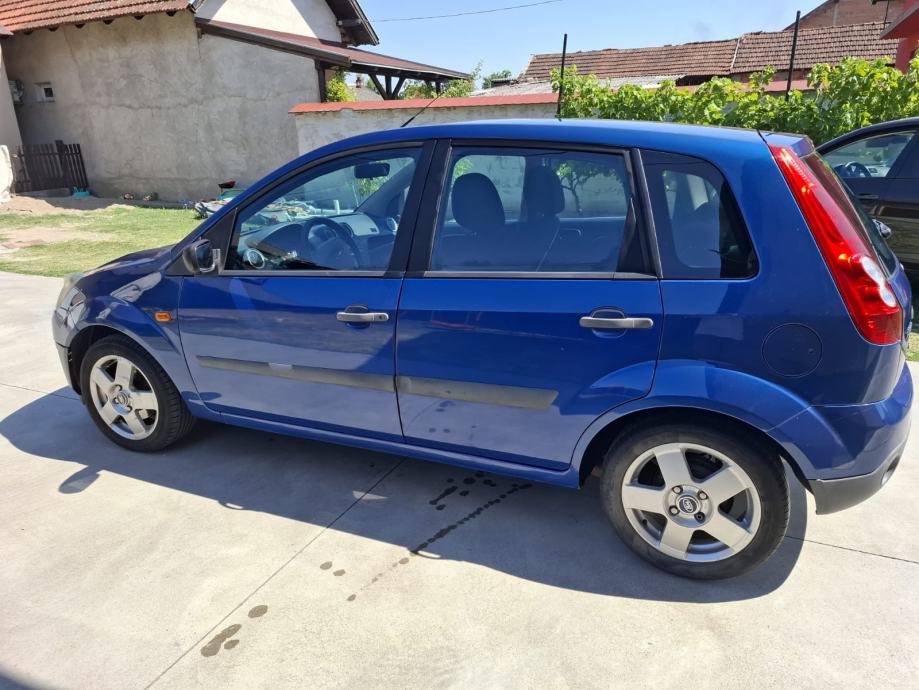 Ford Fiesta 1,2 5 16V, pogled izvana - slika 3