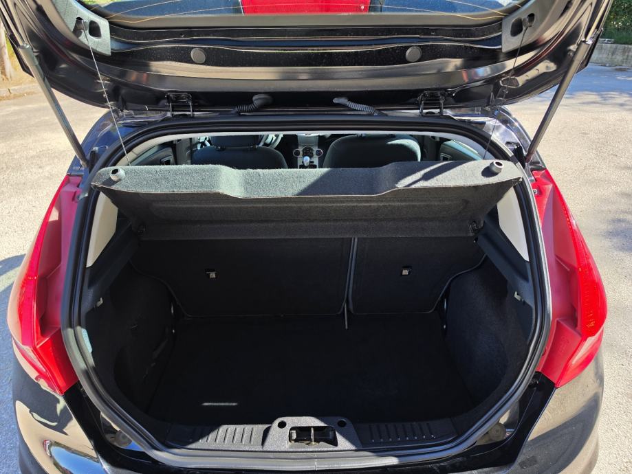 Ford Fiesta 1,2 5 16V TOP STANJE, fotografija 13