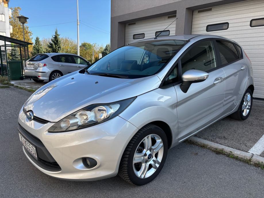 Ford Fiesta 1.2 benzin,HR. Auto, 1. Vlasnik,52ooo kilometara,servisna, fotografija 2
