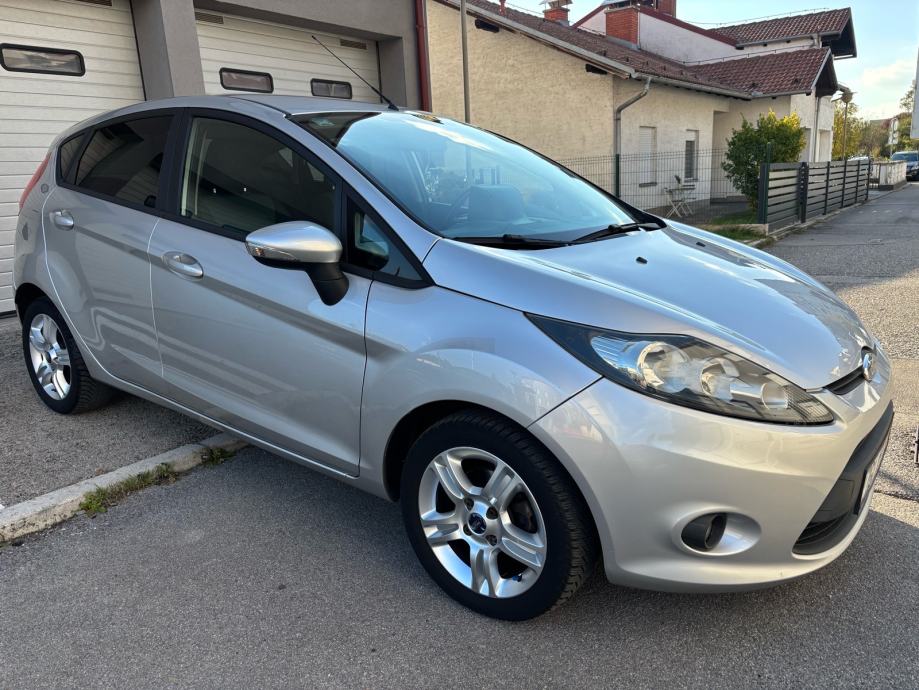 Ford Fiesta 1.2 benzin,HR. Auto, 1. Vlasnik,52ooo kilometara,servisna, fotografija 5