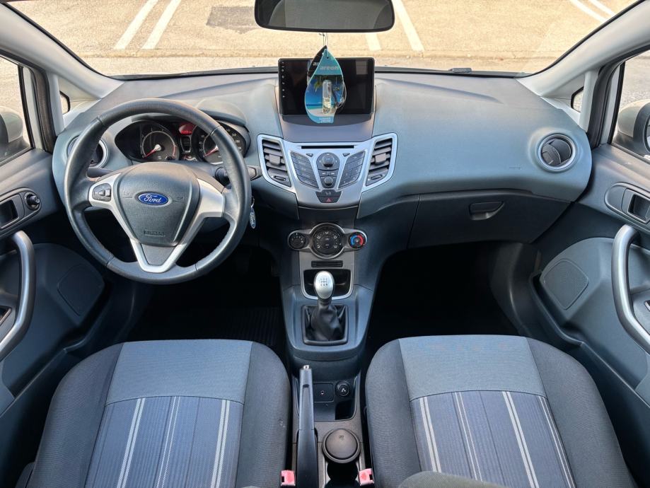 Ford Fiesta 1.2 benzin,HR. Auto, 1. Vlasnik,52ooo kilometara,servisna, fotografija 12