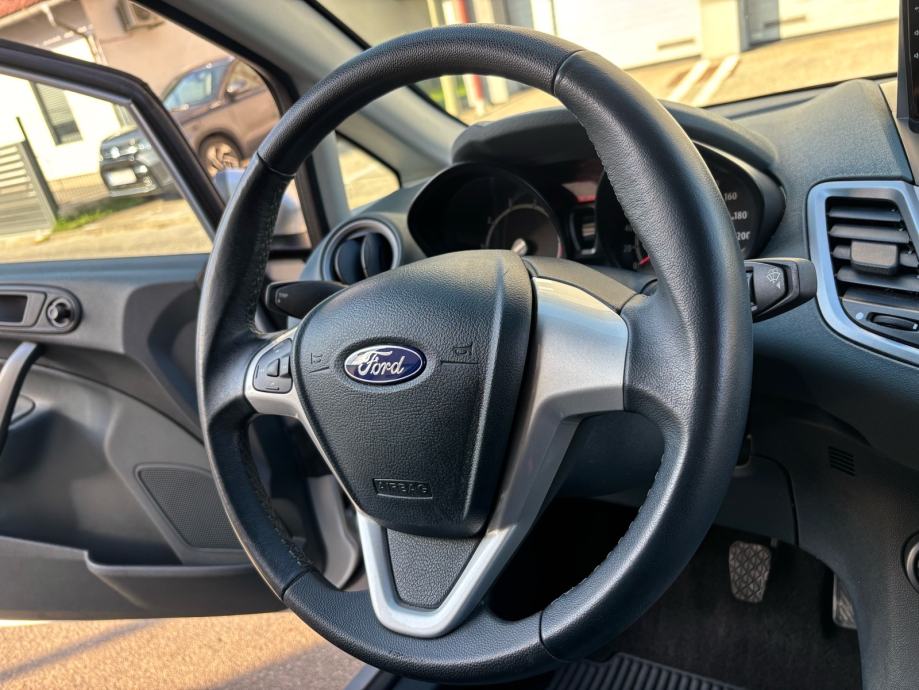 Ford Fiesta 1.2 benzin,HR. Auto, 1. Vlasnik,52ooo kilometara,servisna, fotografija 13