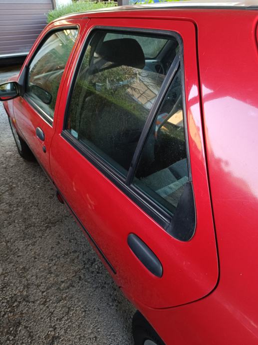 Ford Fiesta 1,3 i, fotografija 5