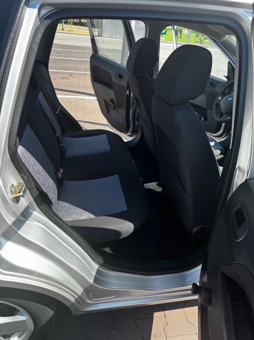 Ford Fiesta 1,4 16V, fotografija 10