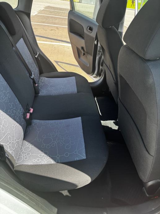 Ford Fiesta 1,4 16V, fotografija 14