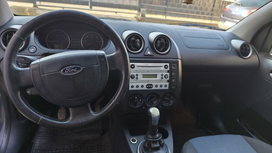 Ford Fiesta 1,4, fotografija 7