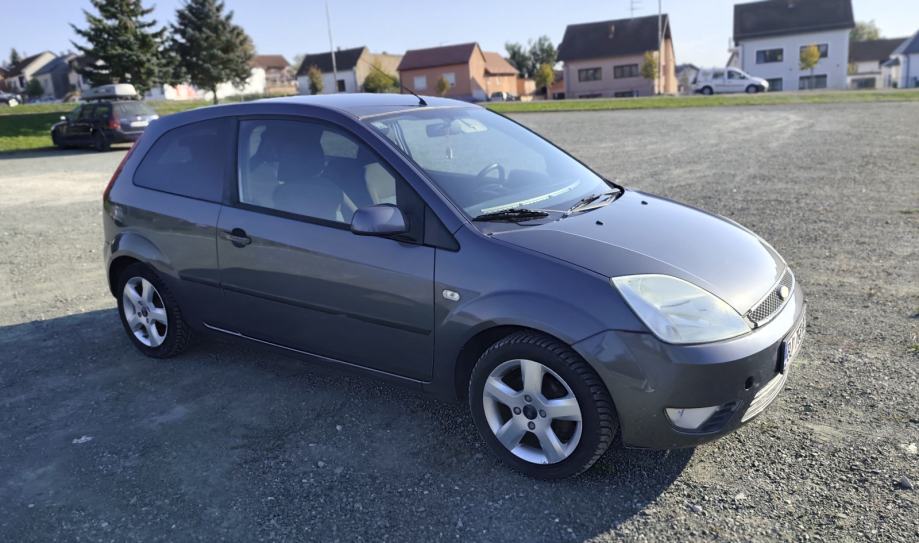 Ford Fiesta 1,4, fotografija 4